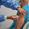 Plan Social facilita transporte ida y vuelta para inoculación Adultos Mayores contra COVID-19